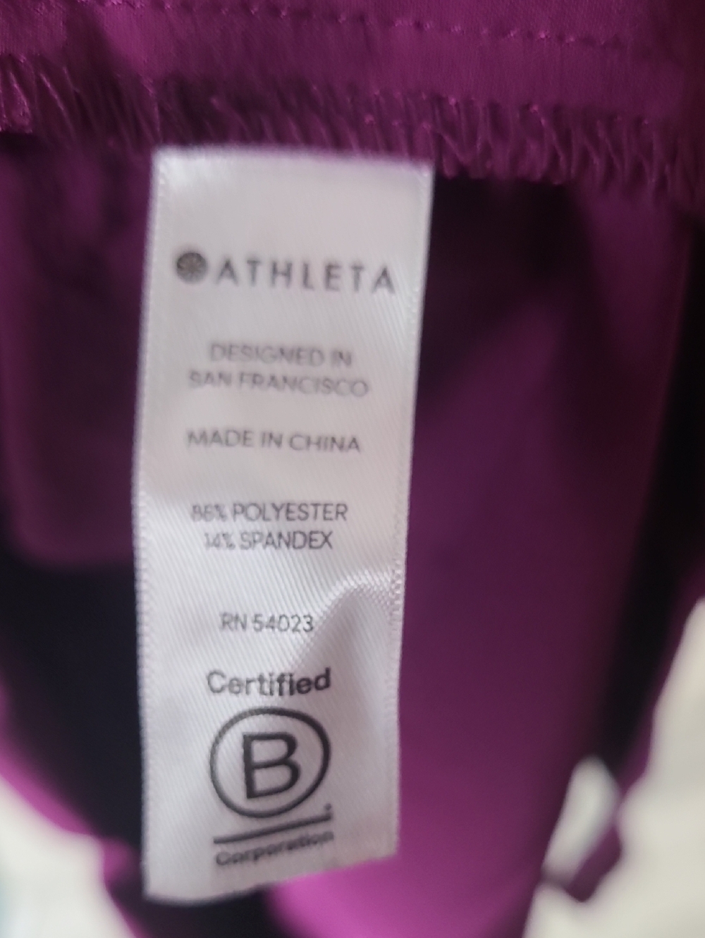 Athleta  Rincon Dress in a purple magenta color. Size Med - Picture 4 of 5
